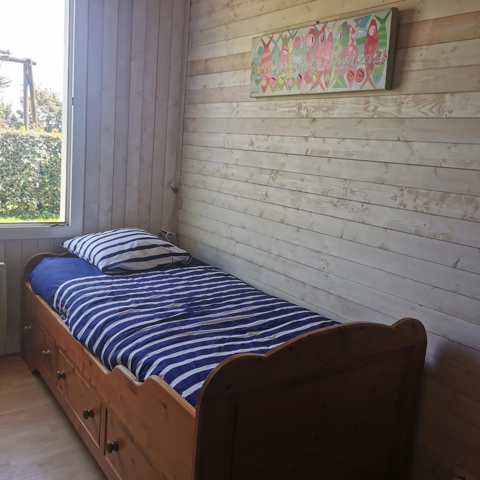 Belle Vue Pointe St Mathieu Avec Piscine Chauffee, 100 M Et Gr34 Holiday home