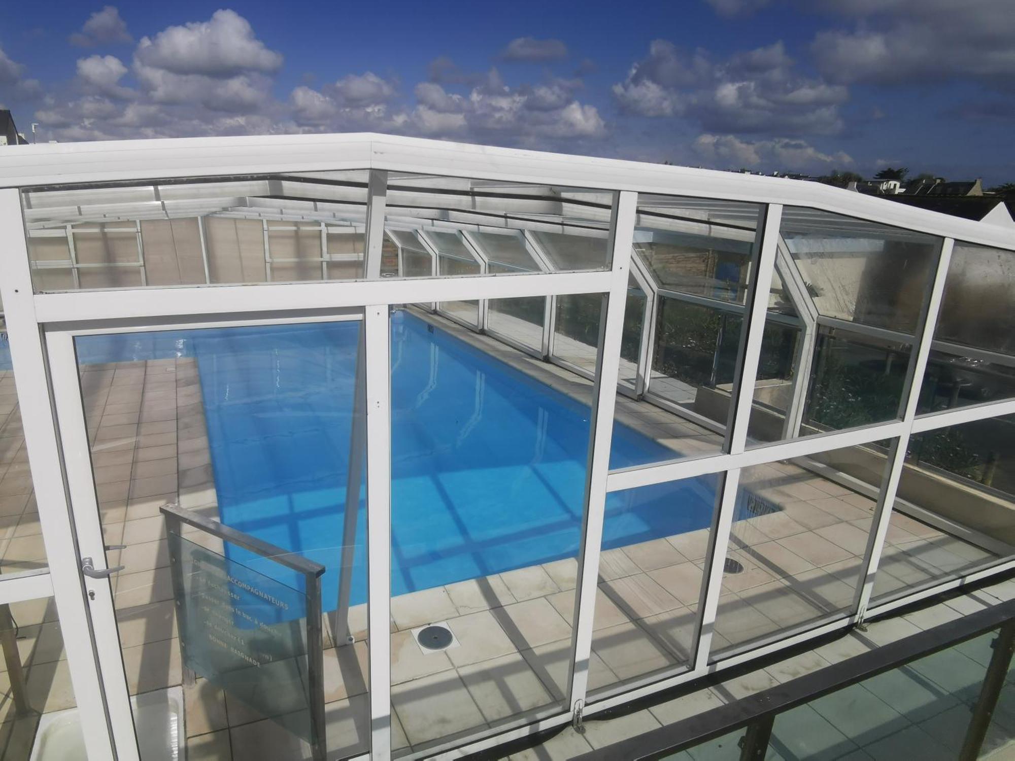 Holiday home Belle Vue Pointe St Mathieu Avec Piscine Chauffee, 100 M Et Gr34 Le Conquet