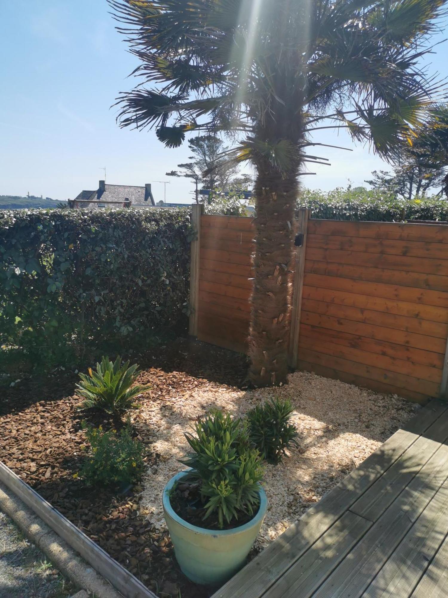 Belle Vue Pointe St Mathieu Avec Piscine Chauffee, 100 M Et Gr34 Holiday home *