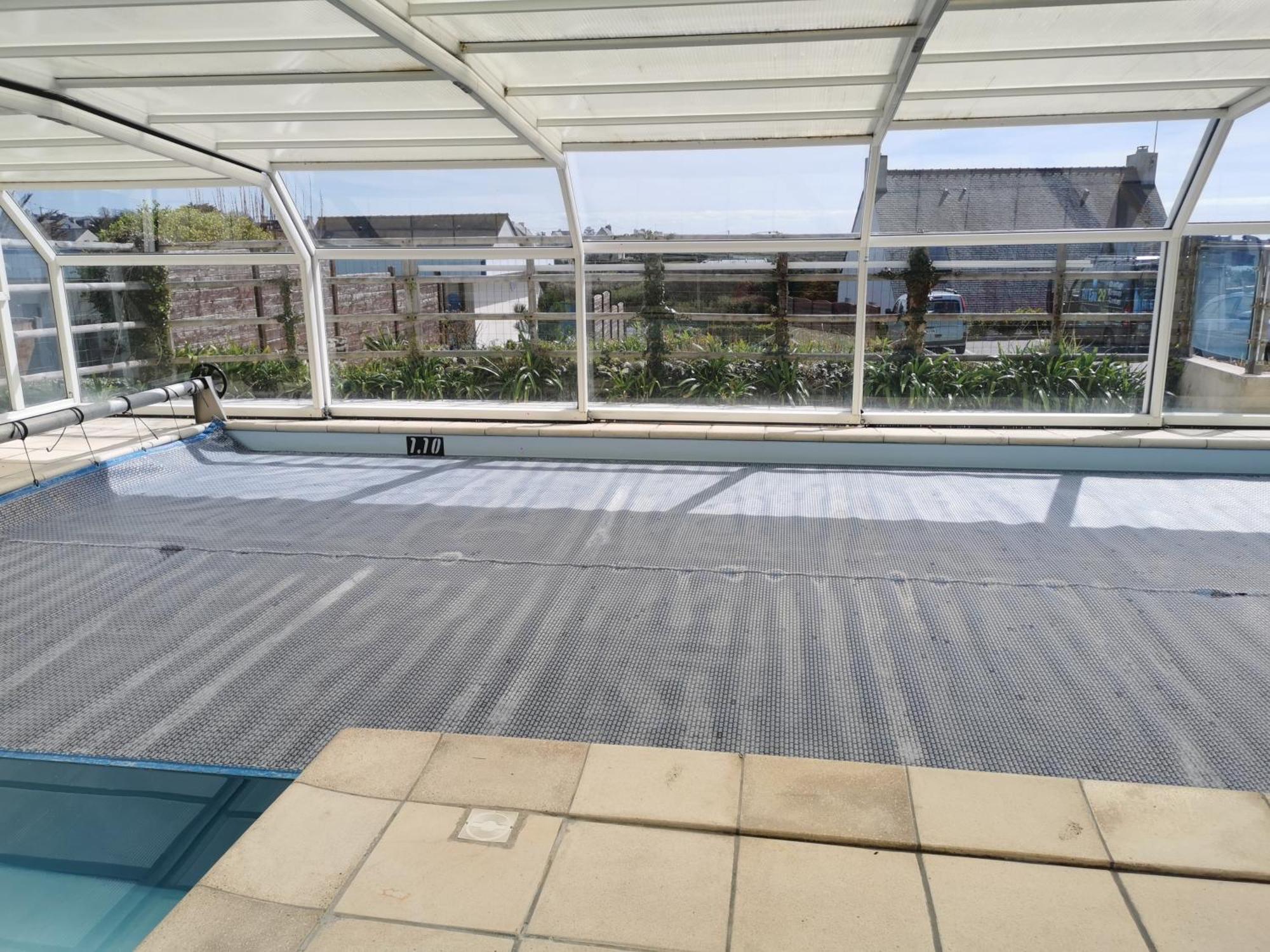 Holiday home Belle Vue Pointe St Mathieu Avec Piscine Chauffee, 100 M Et Gr34