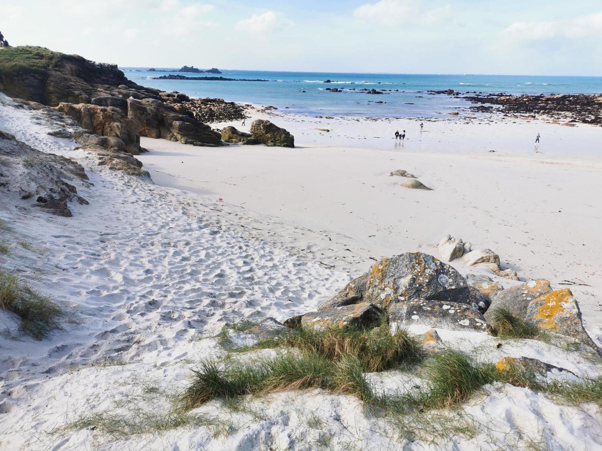 Holiday home Belle Vue Pointe St Mathieu, Piscine Chauffee, 100 M Et Gr34 *